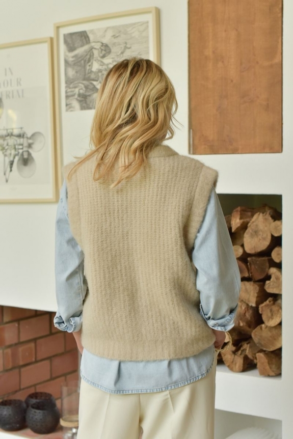 Aspen sleeveless cardigan ecru