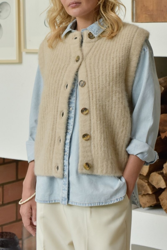 Aspen sleeveless cardigan ecru