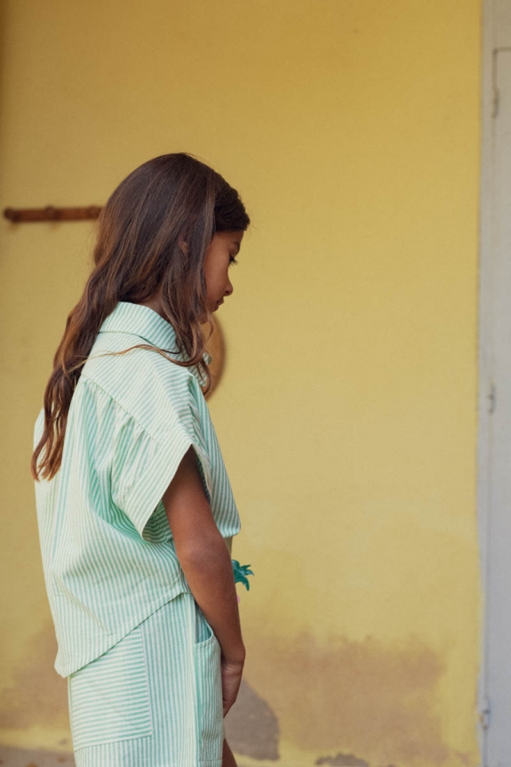 Détail profil manche blouse ninon rayé vert Marlot Paris